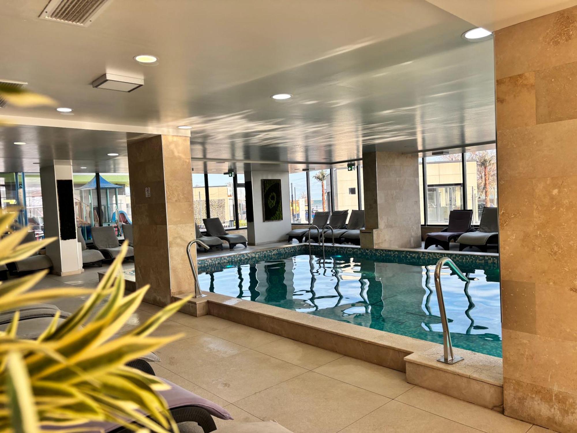 Purple Onyx - Pool & Spa Beach Resort Năvodari Εξωτερικό φωτογραφία